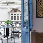 Dome 4* موستا