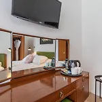 فندق مبيت وإفطار Dome 4*