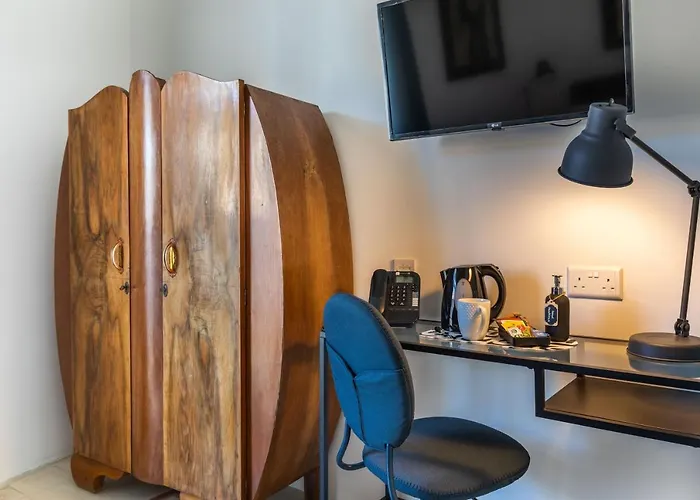 Oda ve Kahvaltı Dome Mosta