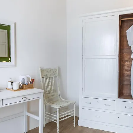 Dome Bed & Breakfast