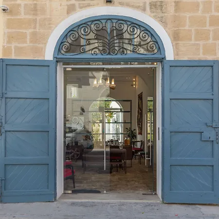 Dome Bed & Breakfast