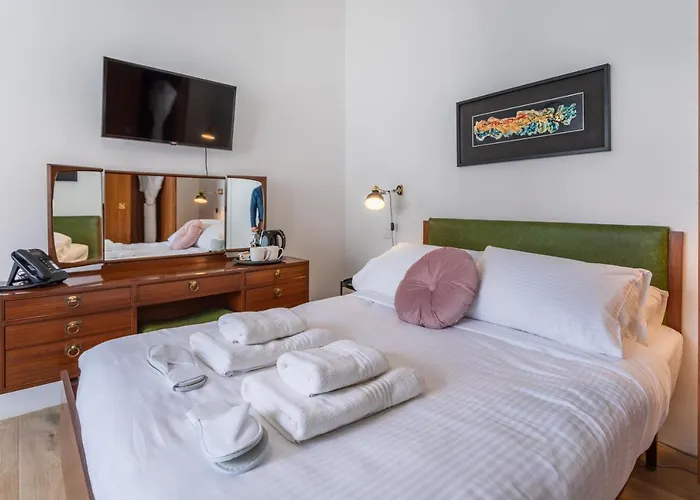 Dome Bed & Breakfast