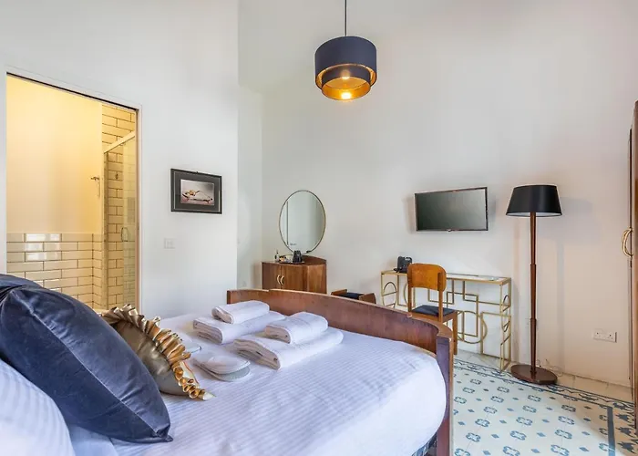 לינה וארוחת בוקר Dome